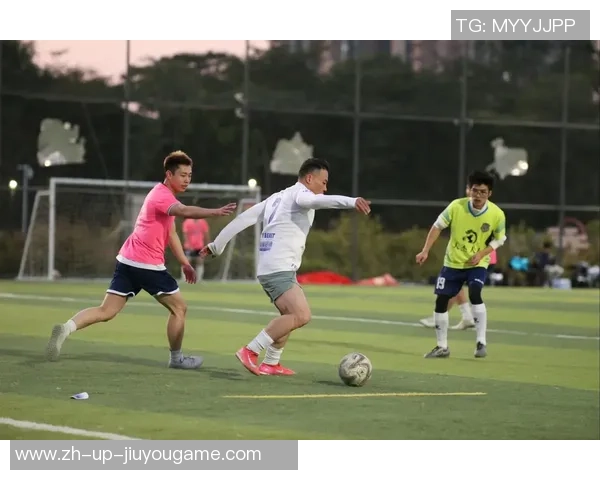 足球顶花的魅力与技巧探讨如何在比赛中发挥出最佳表现